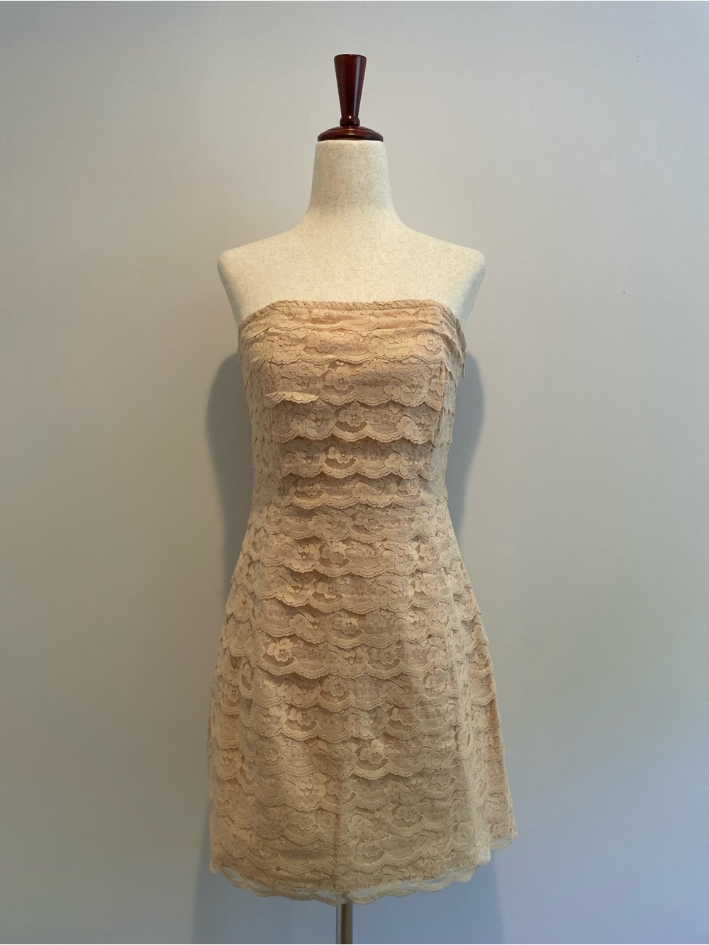 Forever 21 Light Peach Strapless Lace Mini Dress EUC - size medium